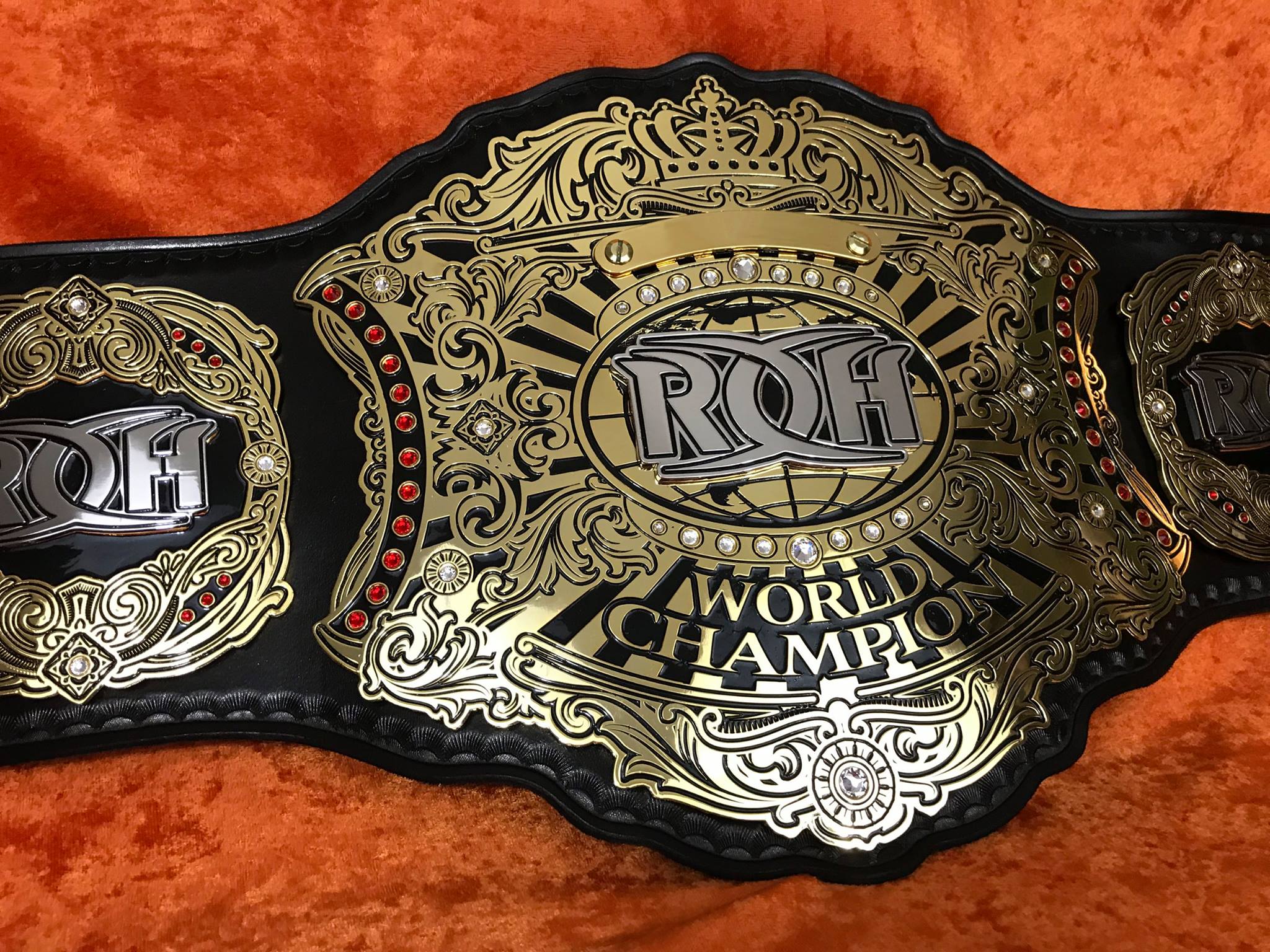 Pictures of the new ROH World Title